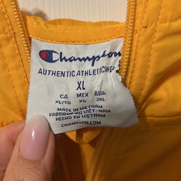 Yellow Champion lightweight XL jacket with front zipper pouch and pockets. - Picture 4 of 5